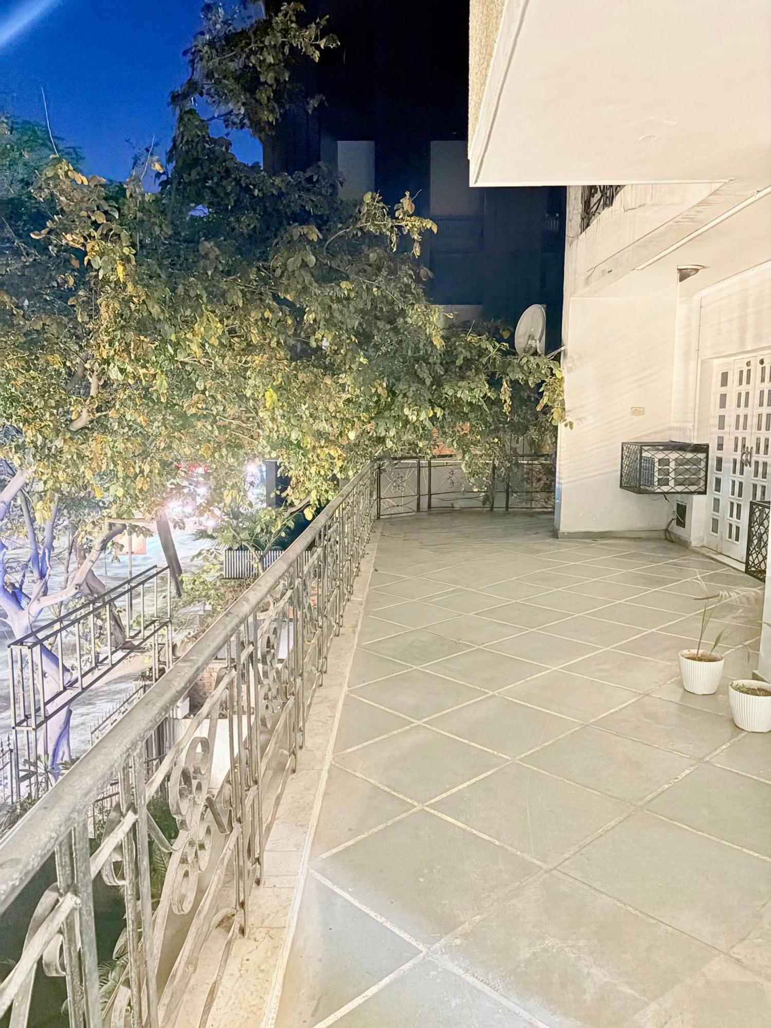 Gulmohar Residency, Hauz Khas New Delhi, Couple Friendly 3*